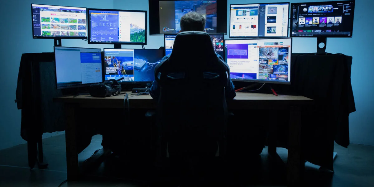 Best monitors under €200 in 2021